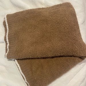 barefoot dreams throw blanket
